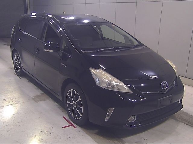 55071 Toyota Prius alpha ZVW41W 2012 г. (Honda Nagoya)